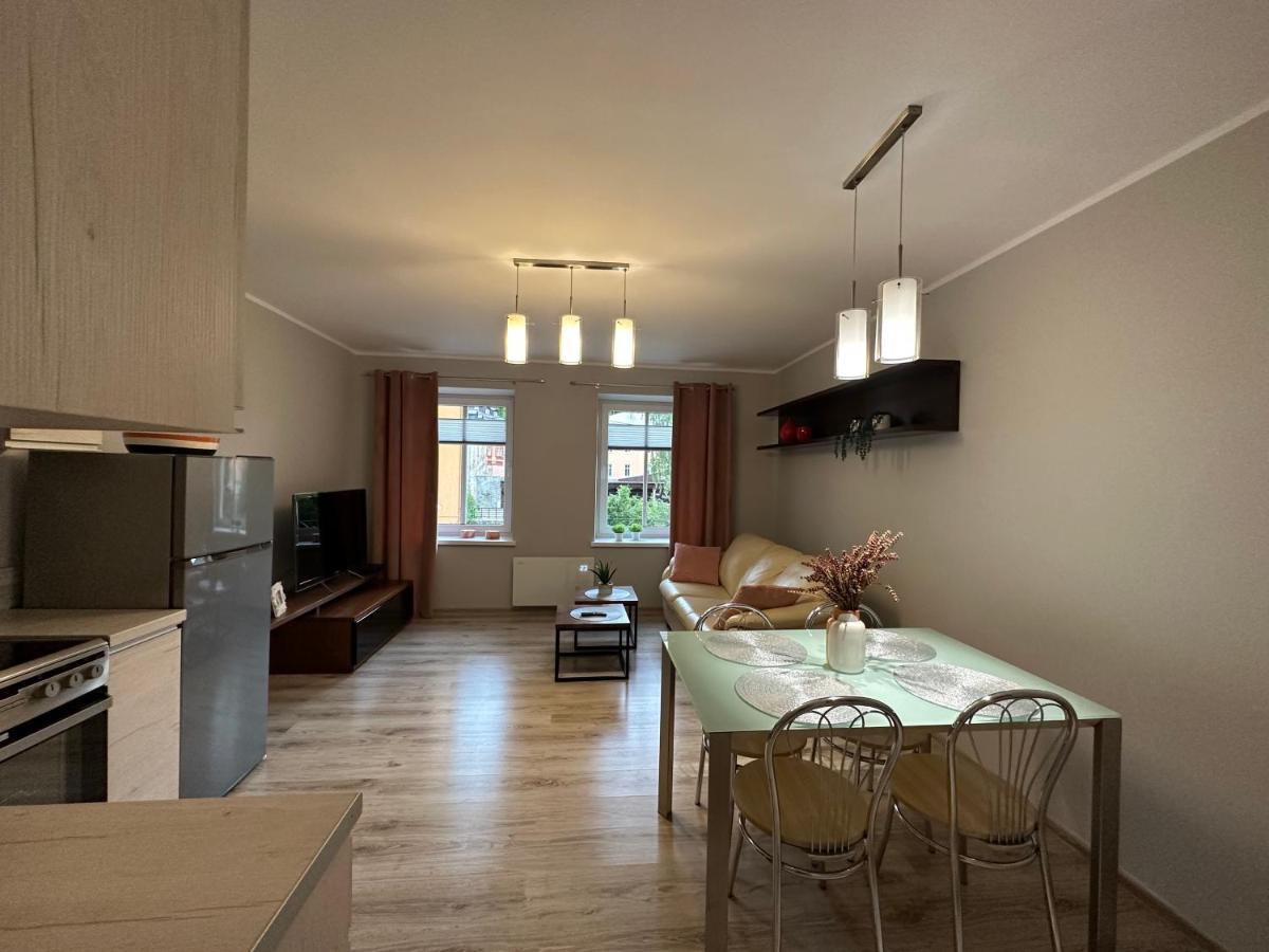 Apartament Przy Cieplickich Tezniach Jelenia Góra Buitenkant foto